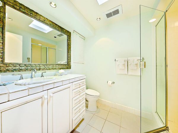 Clean and Bright with Beautiful Views