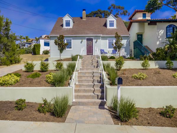 La Jolla Village Three Bedroom Villa
