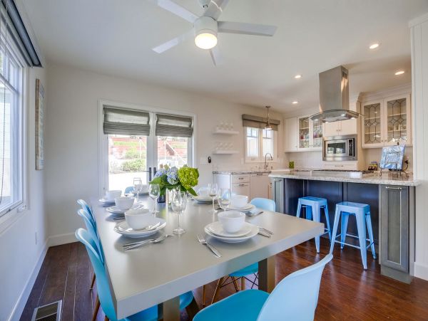 La Jolla Village Three Bedroom Villa