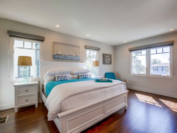La Jolla Village Three Bedroom Villa
