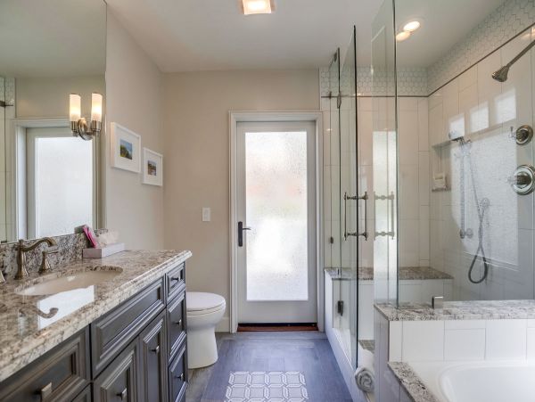 La Jolla Village Three Bedroom Villa