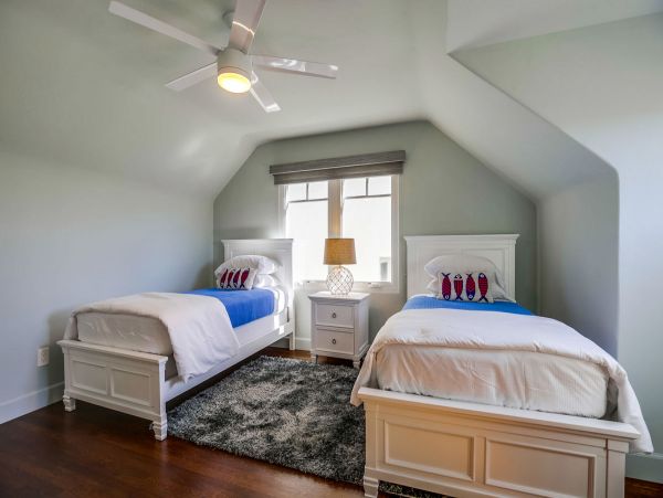 La Jolla Village Three Bedroom Villa