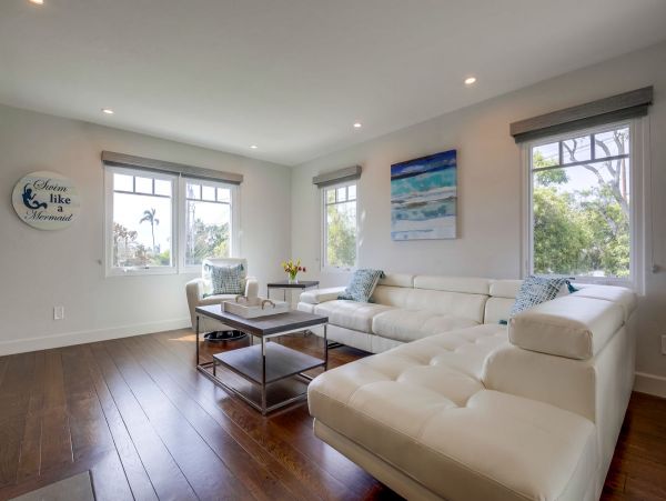 La Jolla Village Three Bedroom Villa