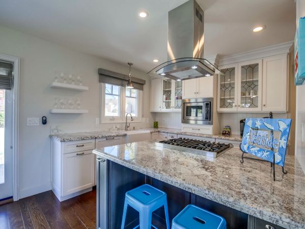 La Jolla Village Three Bedroom Villa