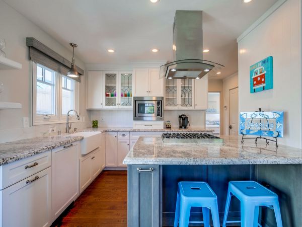 La Jolla Village Three Bedroom Villa