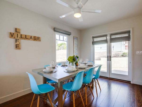 La Jolla Village Three Bedroom Villa