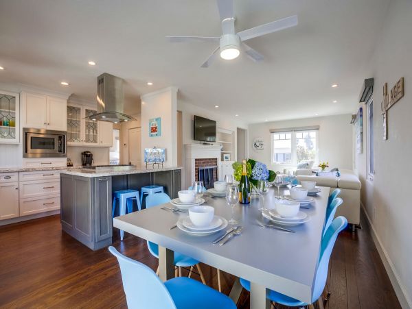 La Jolla Village Three Bedroom Villa