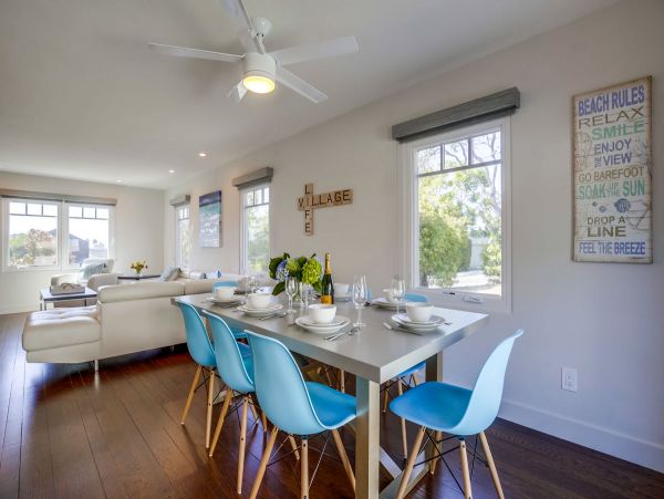 La Jolla Village Three Bedroom Villa