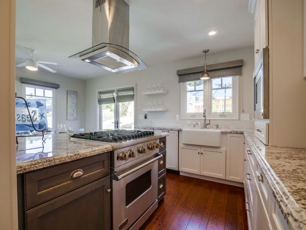 La Jolla Village Three Bedroom Villa