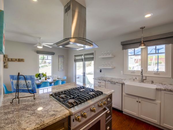 La Jolla Village Three Bedroom Villa