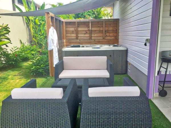 Guadeloupe Home 959285