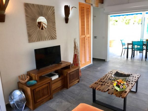 Guadeloupe Home 959288