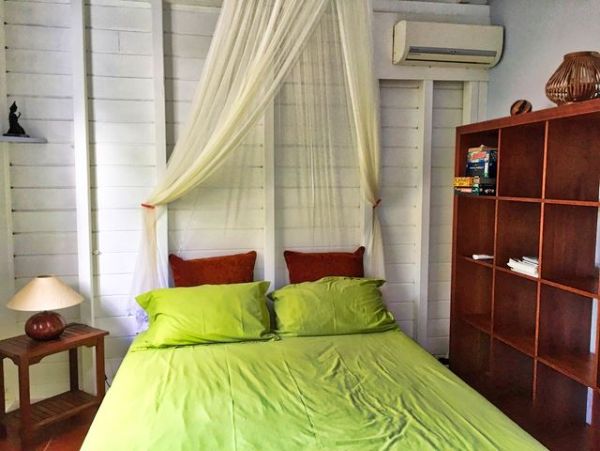 Guadeloupe Home 959297