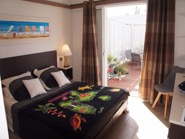 Guadeloupe Home 959317