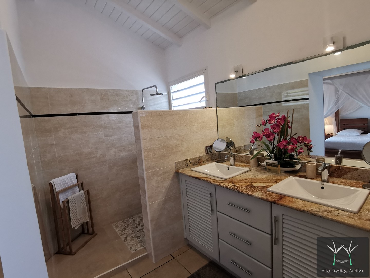 Guadeloupe Home 959321