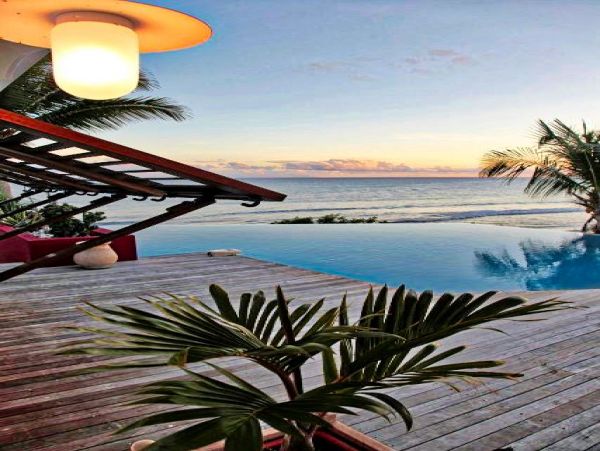 Guadeloupe Home 959324
