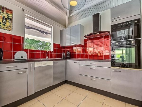 Guadeloupe Home 959328