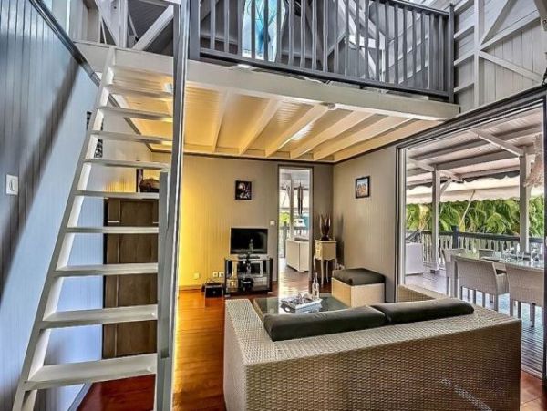 Guadeloupe Home 959328