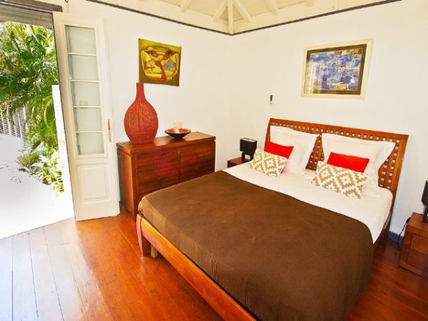Guadeloupe Home 959328