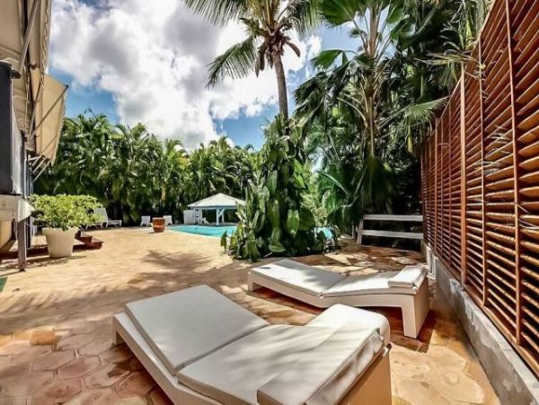 Guadeloupe Home 959328