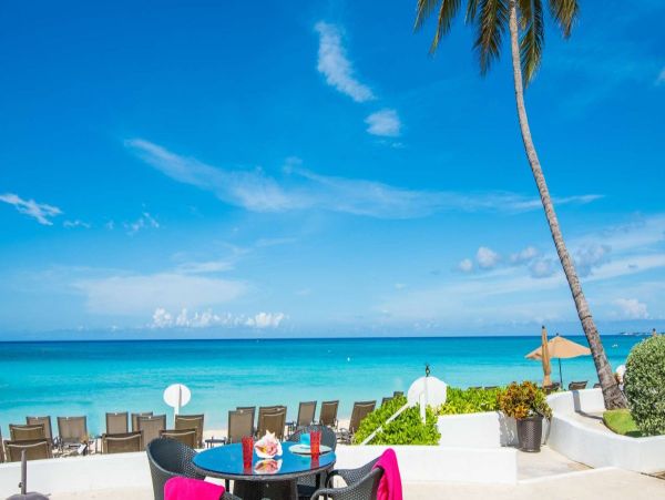 Cayman Island Beach Residence Pool, Exercise Facilities Stroll to Dining