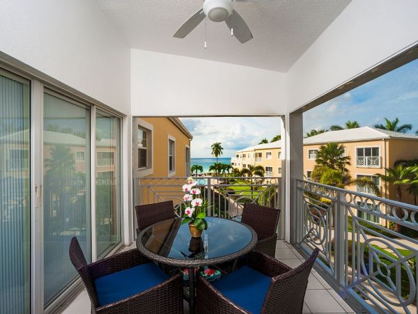 Cayman Island Beach Residence Pool, Exercise Facilities Stroll to Dining