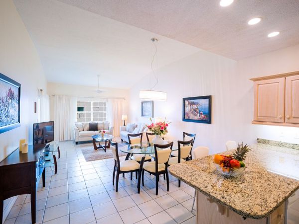 Cayman Island Beach Residence Pool, Exercise Facilities Stroll to Dining