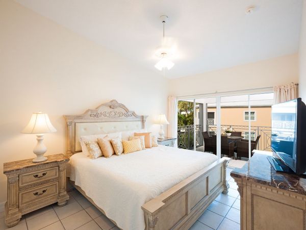 Cayman Island Beach Residence Pool, Exercise Facilities Stroll to Dining