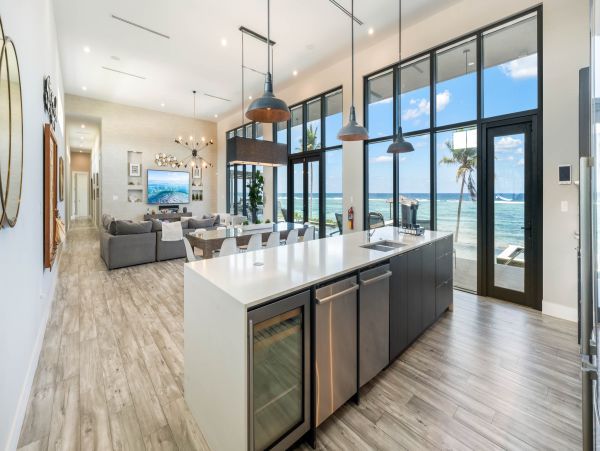 Cayman Beachfront Vacation Estate 7 Bedrooms Pool Luxury