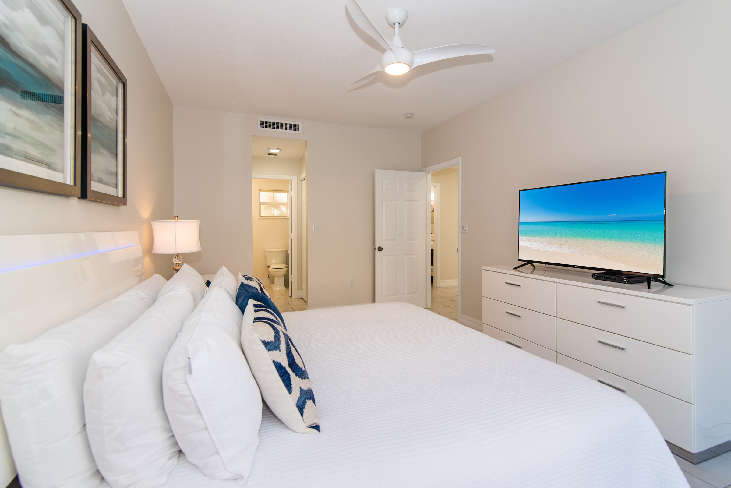 Cayman Islands Condo 959375