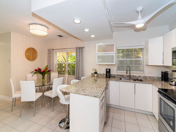 Cayman Islands Condo 959375