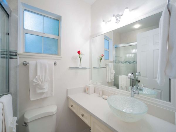 Seven Mile Beachfront Condo Rental - Grand Cayman Luxury Stay