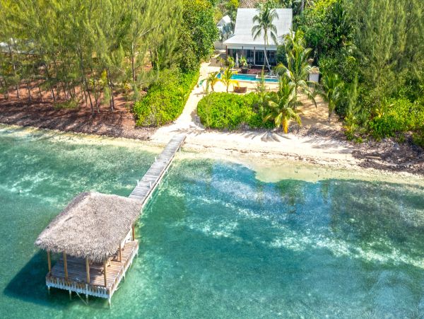 Luxurious Oceanfront Villa - Private Dock, Pool, Breathtaking Caribbean views