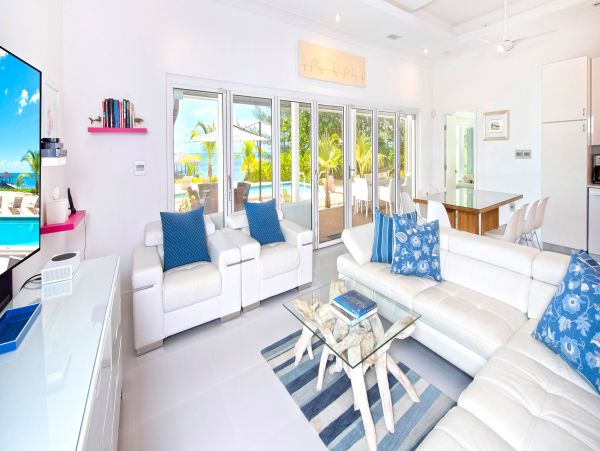 Luxurious Oceanfront Villa - Private Dock, Pool, Breathtaking Caribbean views