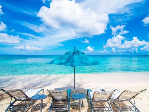 Seven Mile Beach Vacation Condo, Views, Pool Health Facilities