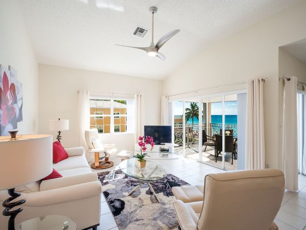 Seven Mile Beach Vacation Condo, Views, Pool Health Facilities