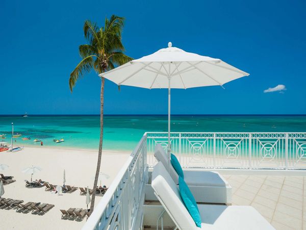 Three Bedroom Oceanfront Vacation Condo in the Cayman Islands