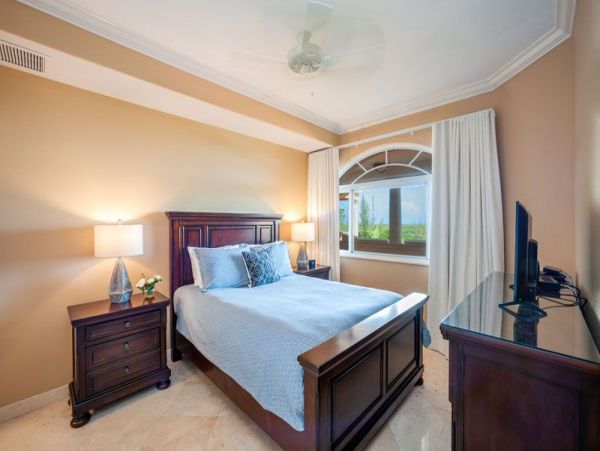 Cayman Island Oceanfront Vacation Condo Beach Location