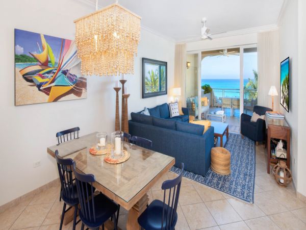 Lovely Third Floor Unit with Amazing Views