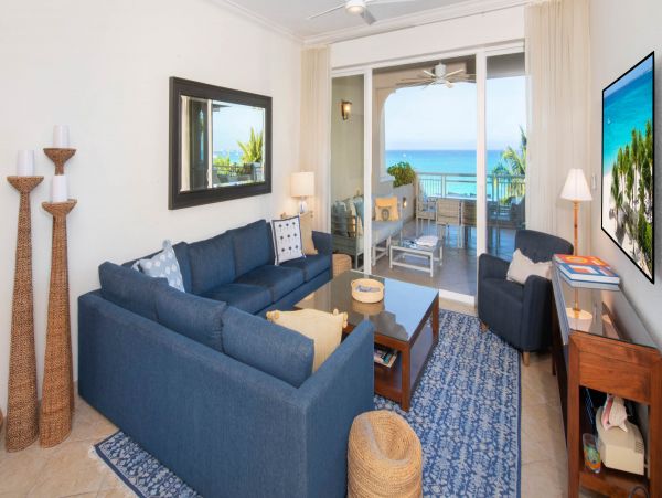 Lovely Third Floor Unit with Amazing Views