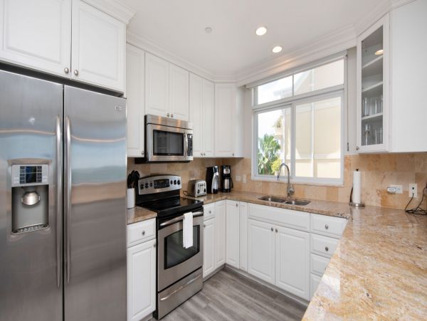 Spacious Fourth-Floor Condo with Full Ocean View