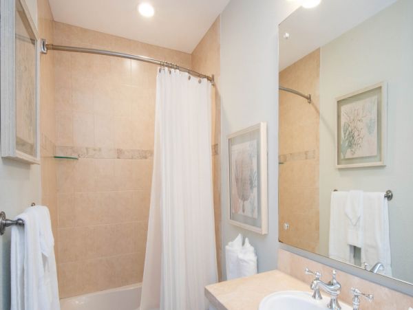 Fourth Floor Unit with 3 Bedrooms & Ocean Views