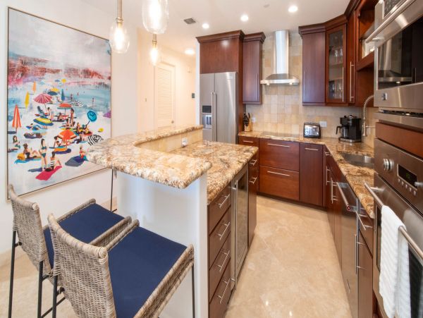 Fifth Floor Unit with 3 Bedrooms & Ocean Views