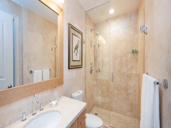 Fifth Floor Unit with 3 Bedrooms & Ocean Views