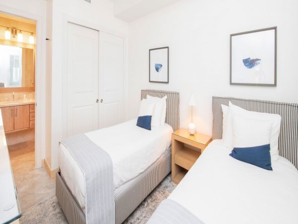 Fifth Floor Unit with 3 Bedrooms & Ocean Views