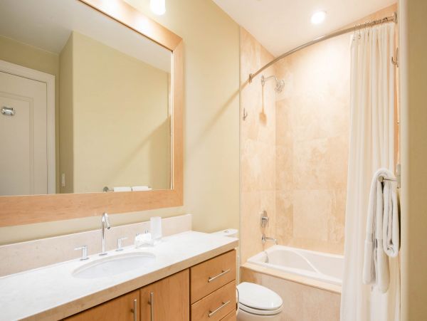 Fifth Floor Unit with 3 Bedrooms & Ocean Views
