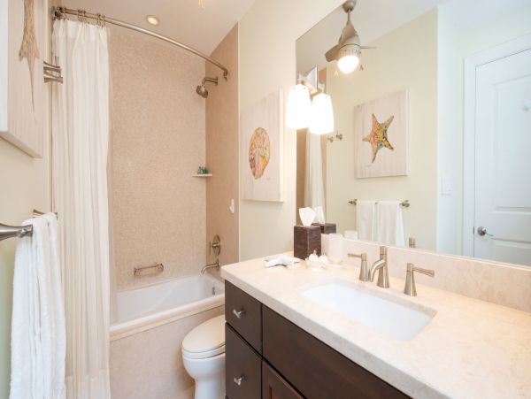 Beautiful Condo with 3 Bedrooms & Full Ocean Views