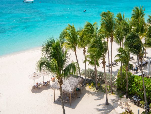 Beautiful Condo with 3 Bedrooms & Full Ocean Views