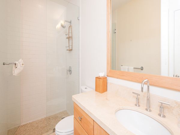 Beachfront Luxury Condo Four Bedroom in Cayman Island
