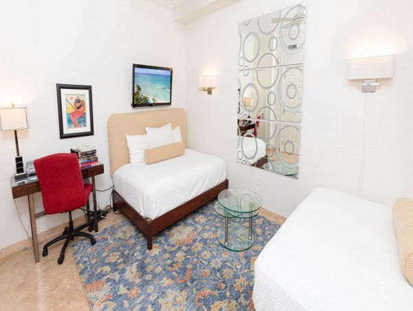 Beachfront Luxury Condo Four Bedroom in Cayman Island